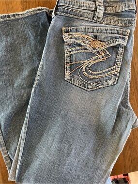 Silver Jeans Light Blue Embroidered Back-Pocket Bootcut Jeans